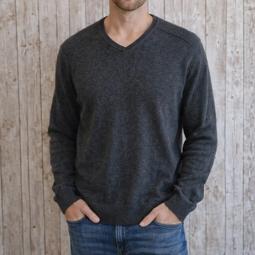 Men's Marc Anthony V-Neck Sweater M Gray